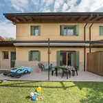 Village Eco 4*
