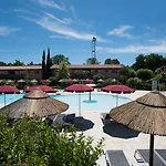 Hotel Village 4*