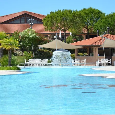 Village Eco 4*
