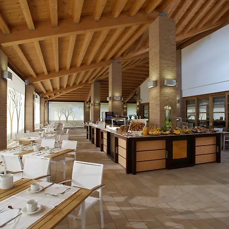 فندق Village Eco 4*