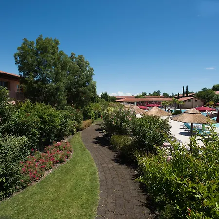 Village Eco 4*